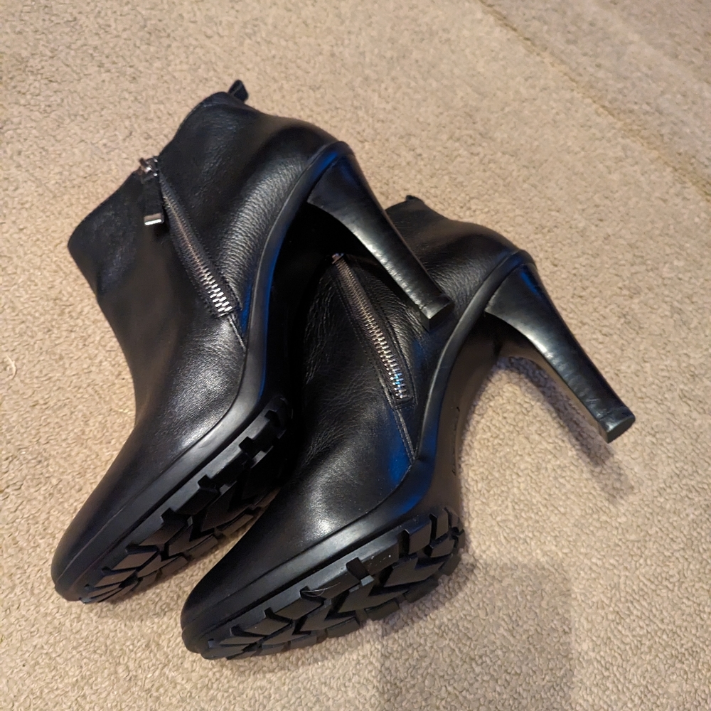 Tahari Boots | Tahari Terry Black Leather Ankle Heeled Booties Size 9.5M